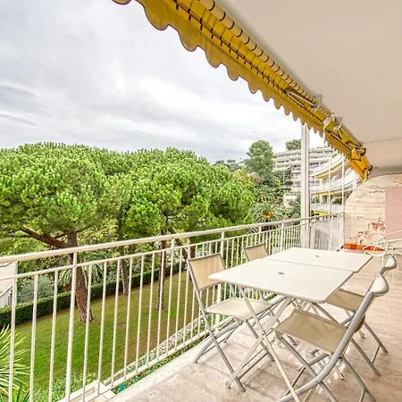 Classy With Sea View And Terrace By Guestready * Le Cannet