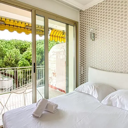 Classy With Sea View And Terrace By Guestready *